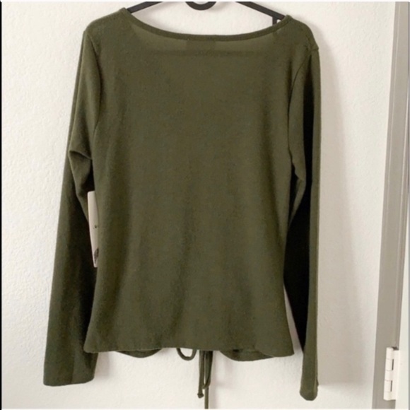 Love Wins Front Drawstring Hem Waist Top - Picture 10 of 11